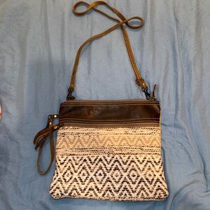 Myra bag crossbody